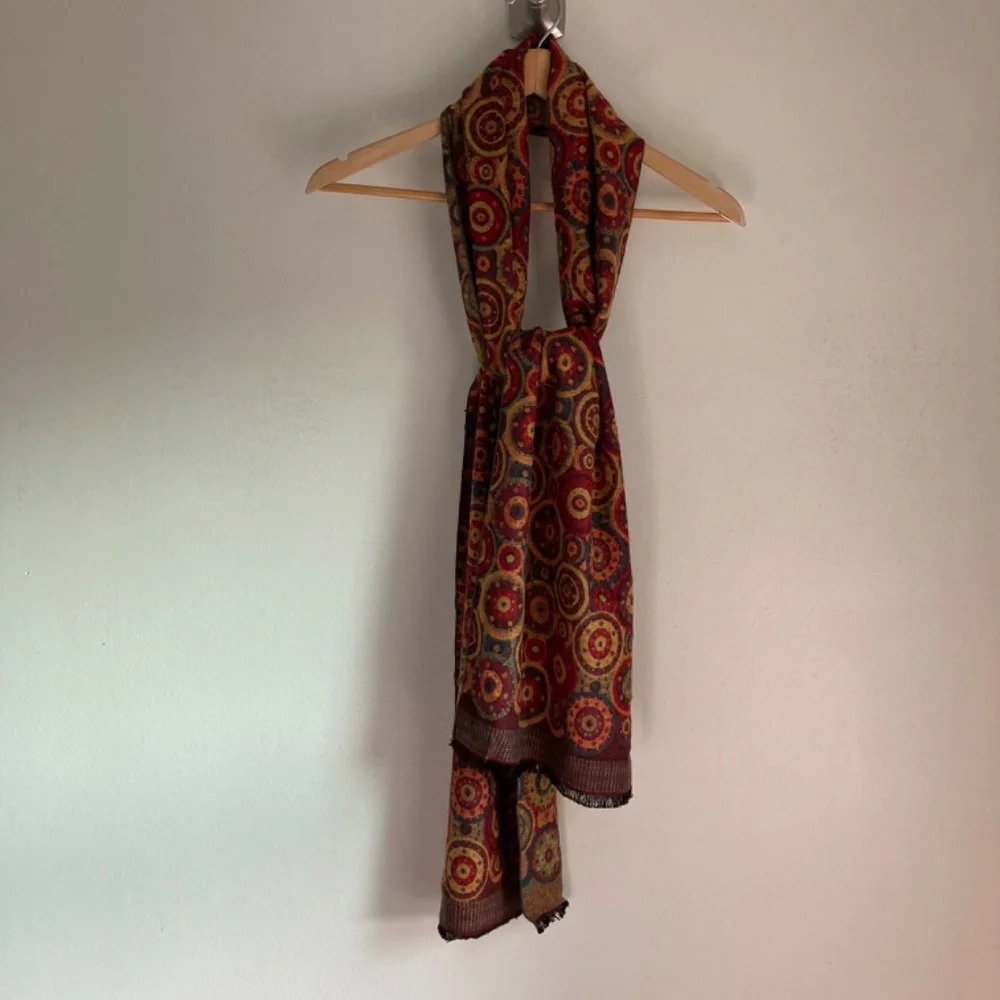 100% cashmere scarf